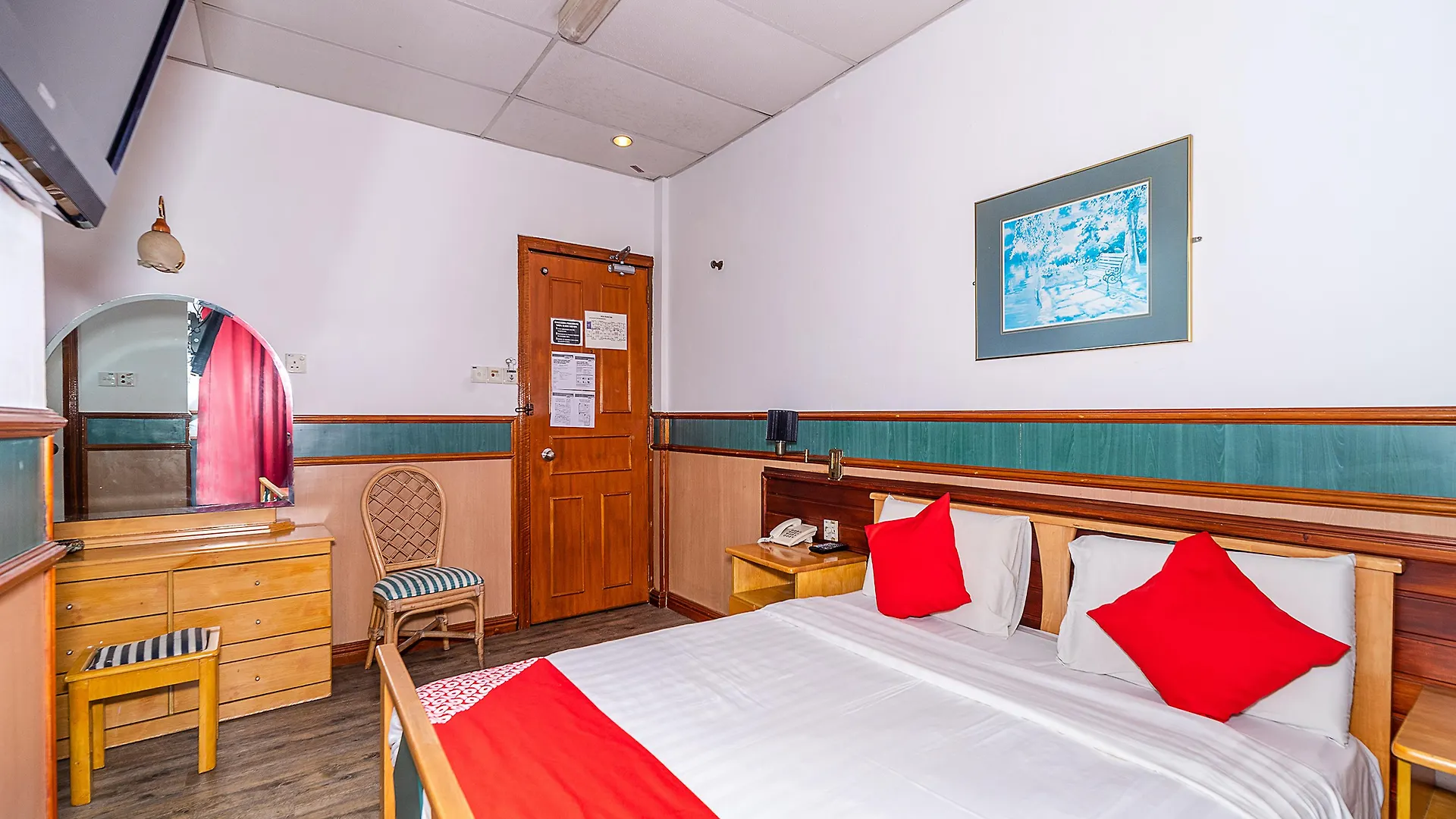 Oyo 89864 Hotel Holiday Park Kota Kinabalu 2*,