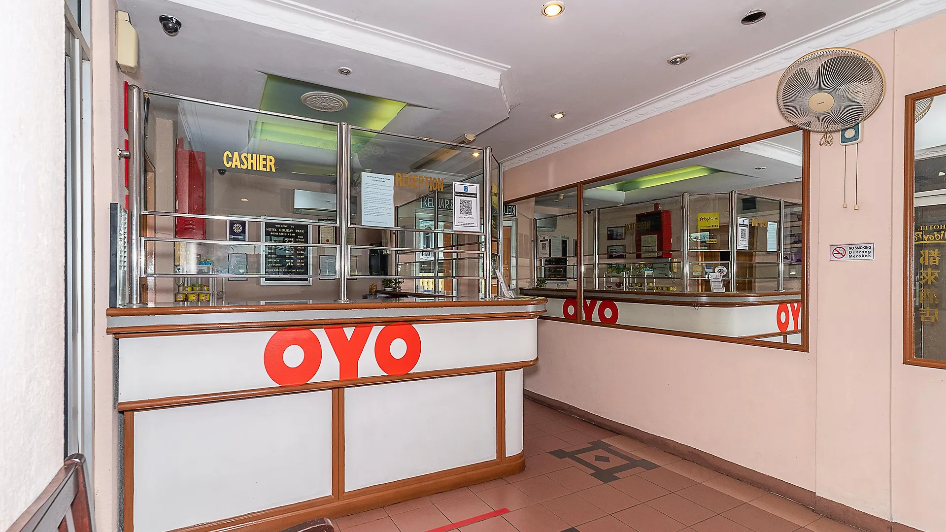 **  Oyo 89864 Hotel Holiday Park Kota Kinabalu Malesia