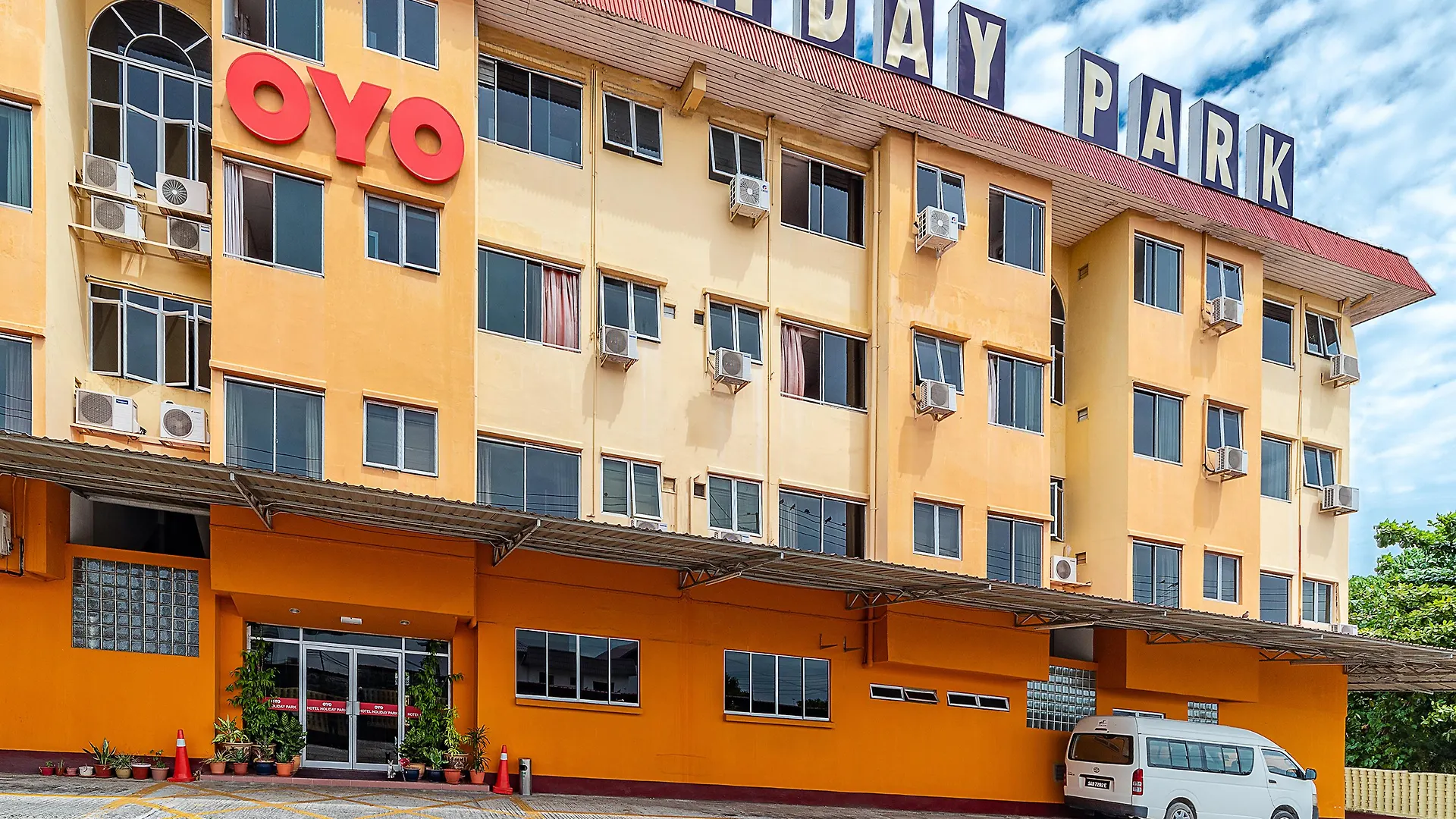 Oyo 89864 Hotel Holiday Park Kota Kinabalu