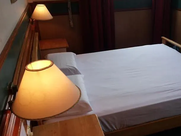 Oyo 89864 Hotel Holiday Park Kota Kinabalu 2*,