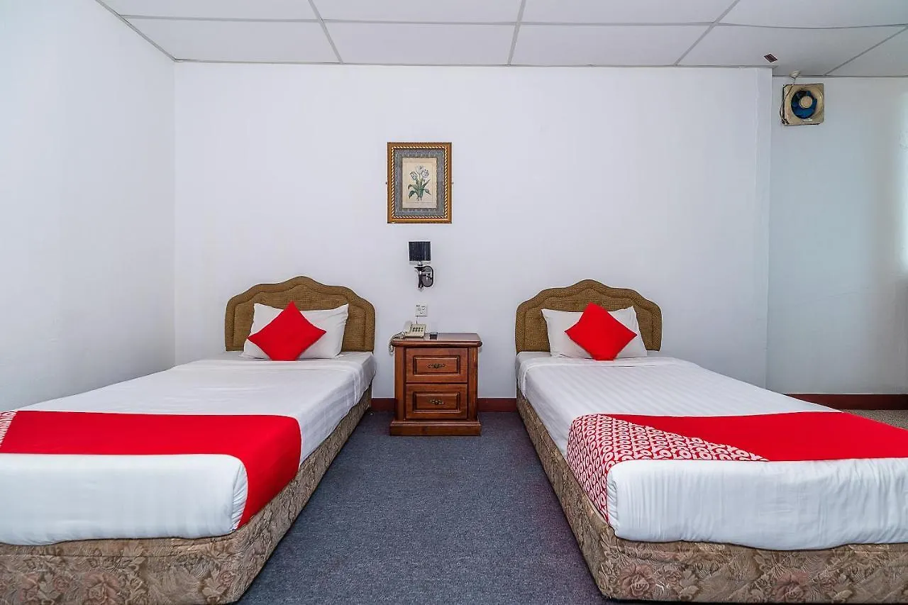 Oyo 89864 Hotel Holiday Park Кота-Кинабалу