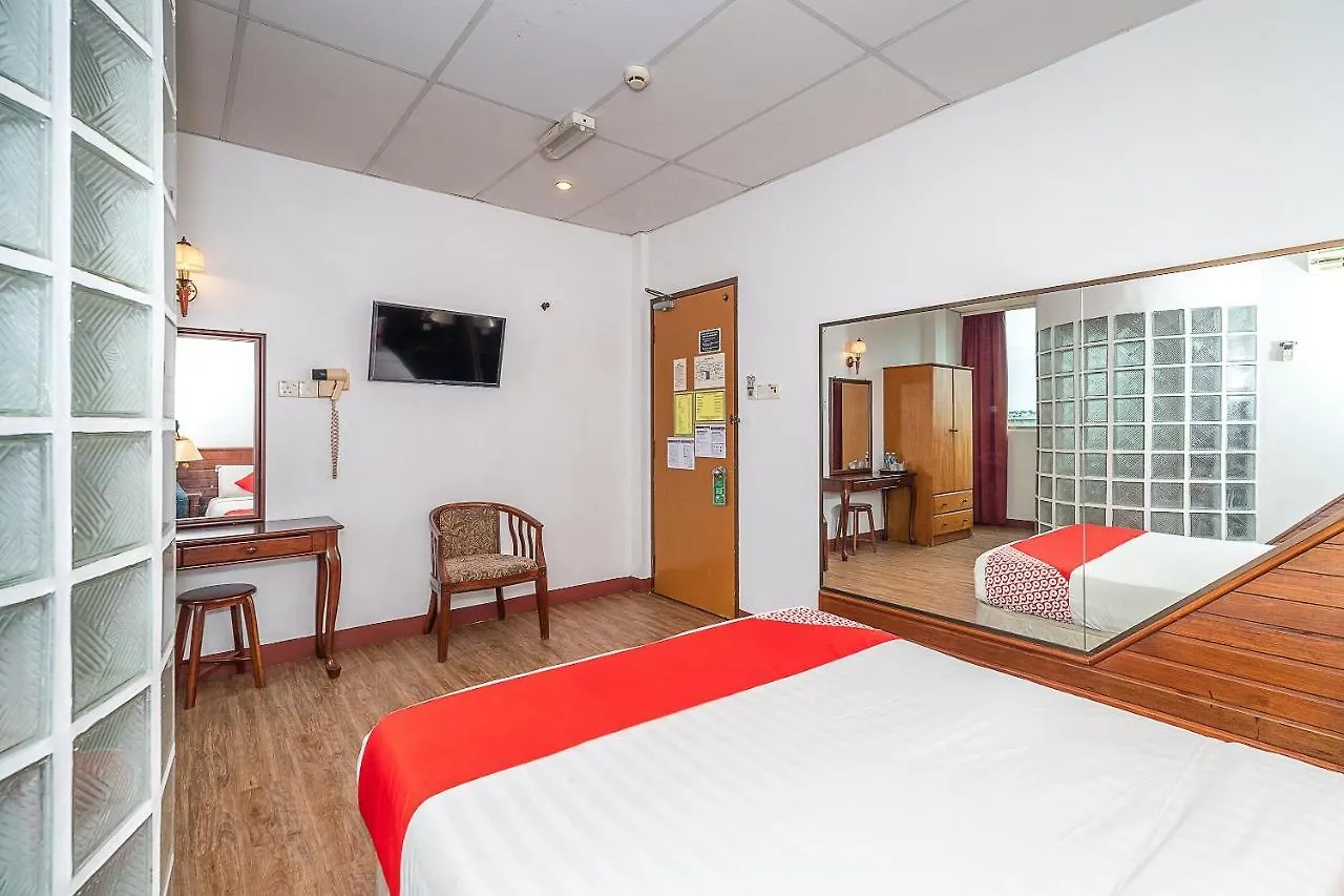 Oyo 89864 Hotel Holiday Park Кота-Кинабалу