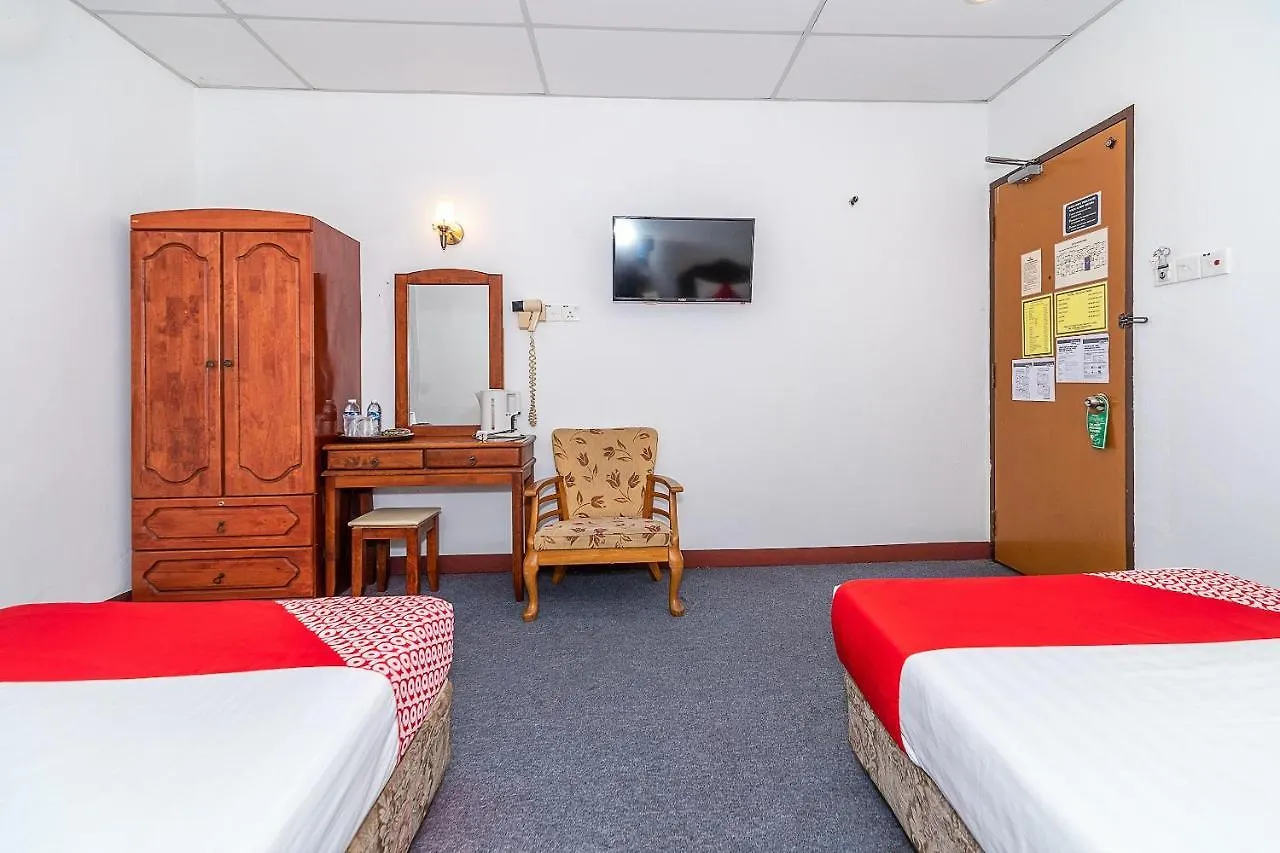 Oyo 89864 Hotel Holiday Park Кота-Кинабалу 2*,  Малайзия