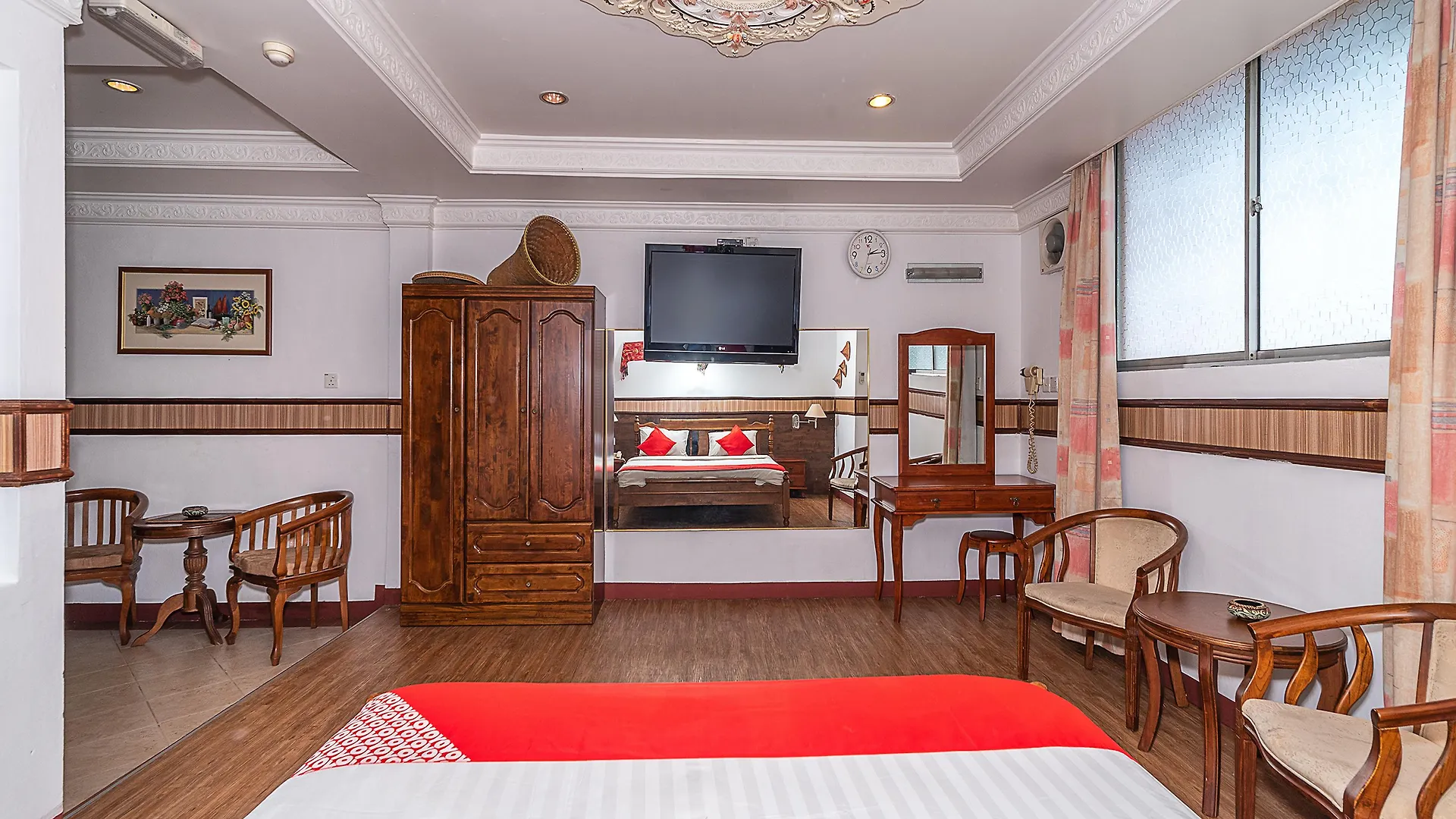 Oyo 89864 Hotel Holiday Park Кота-Кинабалу Малайзия